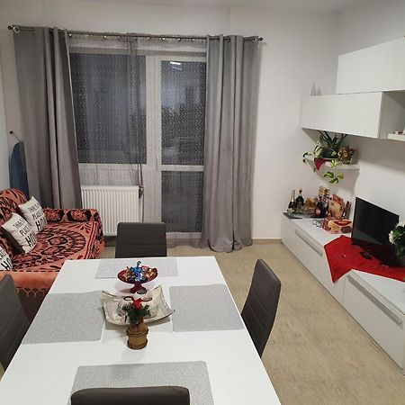 Lar Apartment Focşani Zimmer foto